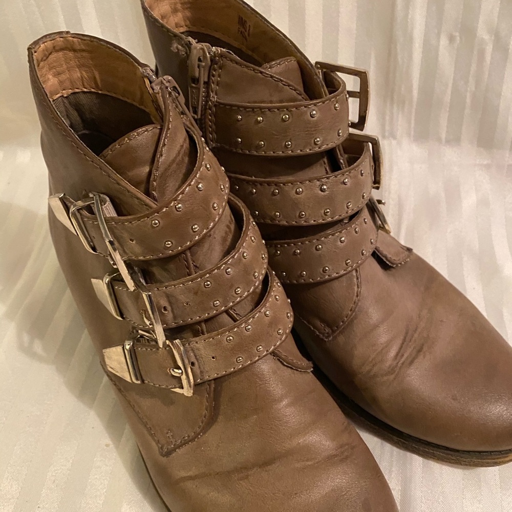 ‼️$20 Stylish Tan Booties